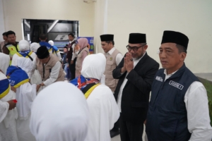Sekda Sudirman melepas Jamaah Haji Kloter BTH 23 Jambi