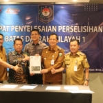 Suasana rapat pembahasan batas wilayah antara Kabupaten Batang Hari dan Kabupaten Muaro Jambi bersama Kemendagri.