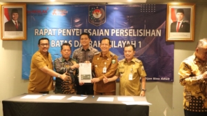 Suasana rapat pembahasan batas wilayah antara Kabupaten Batang Hari dan Kabupaten Muaro Jambi bersama Kemendagri.