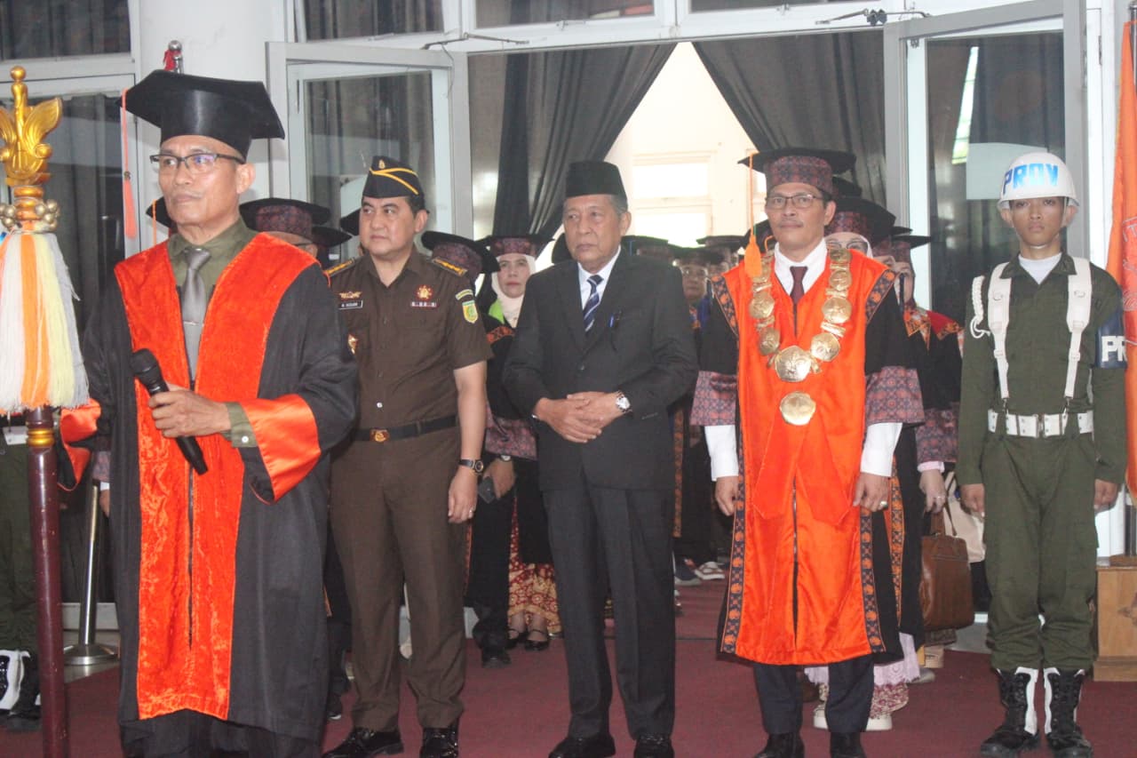 Dies Natalis ke-63 UNJA, Wagub Sani Dorong Kampus Perkuat Inovasi dan SDM Unggul Wagub Sani menghadiri Wisuda UNJA ke-123