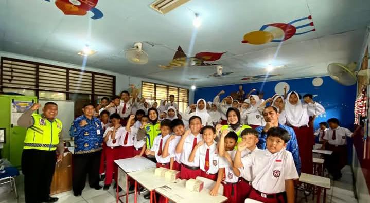 Kegiatan Police Goes To School di SDN Cibodas Tangerang