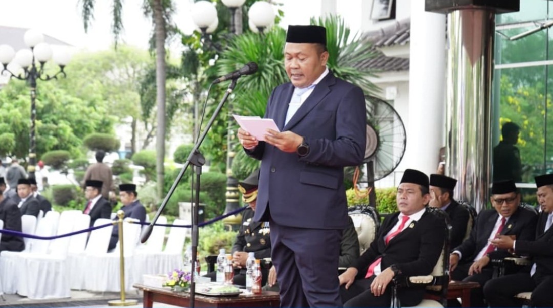 Peringatan Harkitnas ke-118 di Karawang, Wabup Maslani Ajak Bangkitkan Pendidikan dan Perkuat Persatuan Upacara Hari Kebangkitan Nasional ke-118 di Plaza Pemda Karawang dipimpin Wakil Bupati Maslani