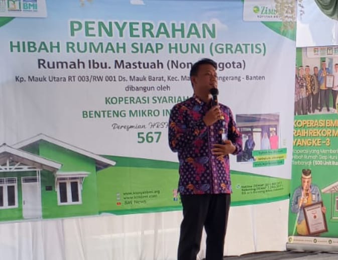 Camat Mauk Hadiri Penyerahan Rumah Gratis: Apresiasi Kolaborasi Pemda dan Kopsyah BMI Camat Mauk dan Kopsyah BMI menyerahkan rumah gratis kepada warga Desa Mauk