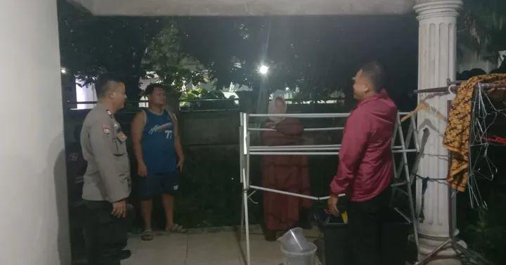 Polisi cek lokasi ketukan misterius di Cikokol Tangerang