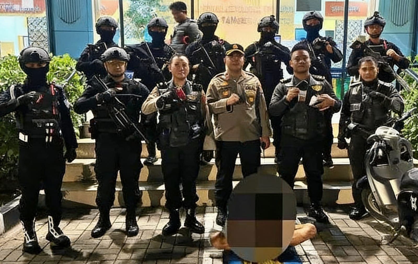 Bak Film Action! Kejar-kejaran di Pantura, Pria Tangerang Kedapatan Bawa 'Ganja Sintetis' Bak Film Action! Kejar-kejaran di Pantura, Pria Tangerang Kedapatan Bawa 'Ganja Sintetis'