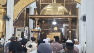 Gubernur Al Haris Sholat Idul Adha di Masjid Agung Al Falah