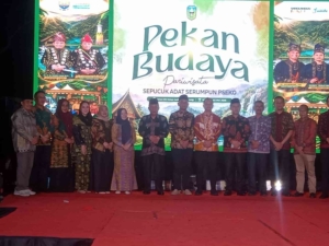 Wagub Abdullah Sani saat menutup Pekan Budaya Sarolangun 2026