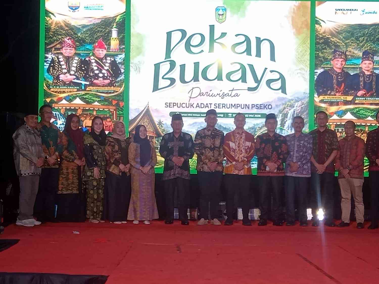 Wagub Abdullah Sani Tutup Pekan Budaya Sarolangun, Dorong Budaya Lokal Jadi Solusi Global dan Penggerak Ekonomi Wagub Abdullah Sani saat menutup Pekan Budaya Sarolangun 2026