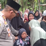 Kapolsek Torgamba melayat rumah duka korban penusukan di Labusel