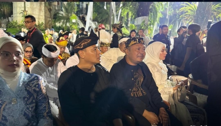 Wabup Karawang menghadiri malam puncak Milangkala Tatar Sunda di Gedung Sate