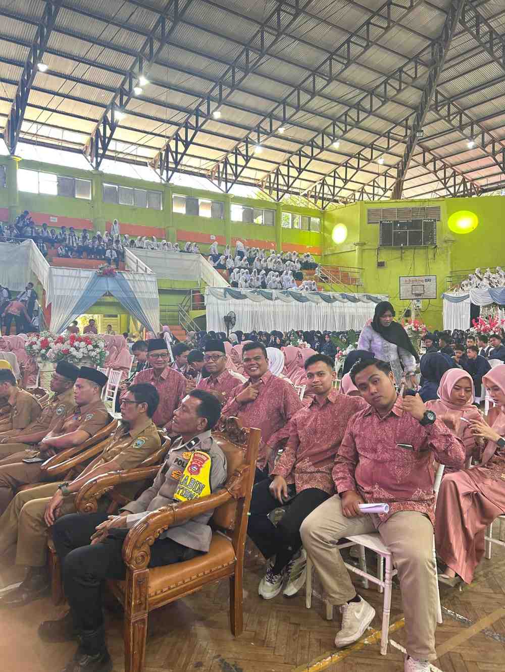 SMPN 1 Lubuk Sikaping Wisuda 100 Hafidz Qur’an Angkatan 2026