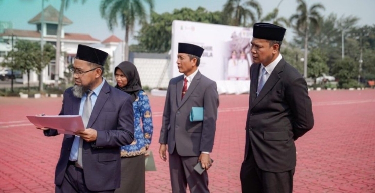 Sekda Karawang mengevaluasi ASN mangkir kerja usai libur Idul Adha.