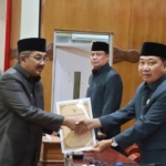Paripurna III DPRD Tanjab Barat dihadiri Bupati Anwar Sadat