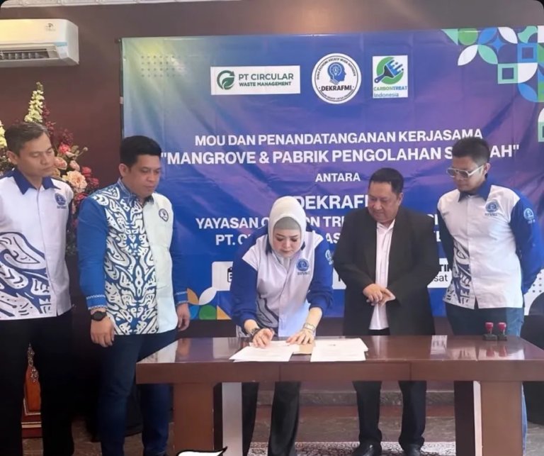 DEKRAFMI teken MOU restorasi mangrove dan pabrik sampah terpadu Indonesia
