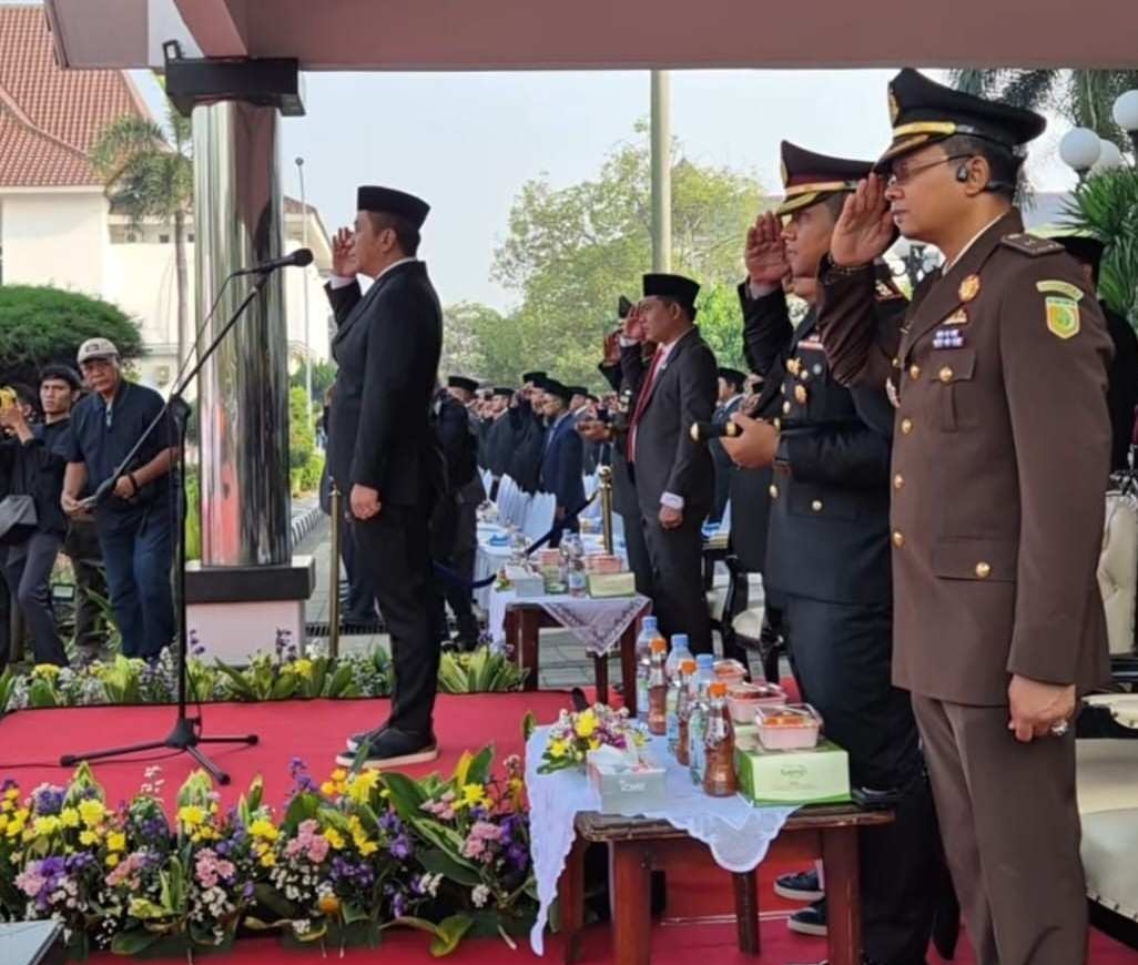 Pemkab Karawang Gelar Upacara Hari Lahir Pancasila 2026, Perkuat Semangat Persatuan dan Gotong Royong Upacara Hari Lahir Pancasila 2026 di Plaza Pemda Karawang