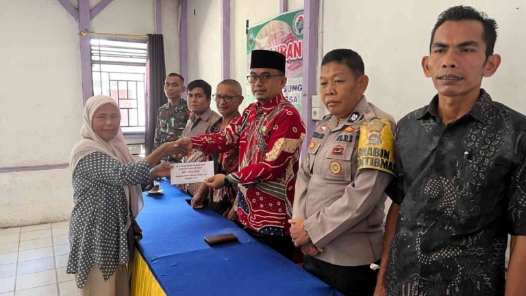 Pemerintah Nagari Ganggo Hilia Distribusikan BLT Dana Desa