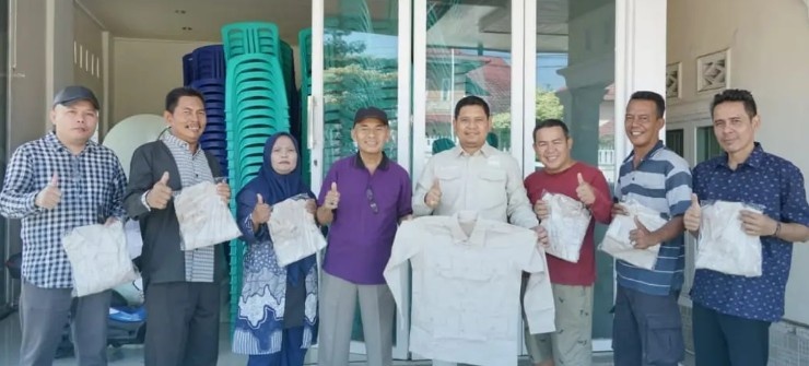 Wakil Ketua I DPRD Kota Jambi Realisasikan Aspirasi Warga Lewat Bantuan 1.000 Kursi Wakil Ketua I DPRD Kota Jambi