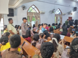 Polsek Tanjung Pura Intensifkan Pengamanan Ibadah Minggu Kasih, Perkuat Pelayanan dan Kamtibmas di Rumah Ibadah