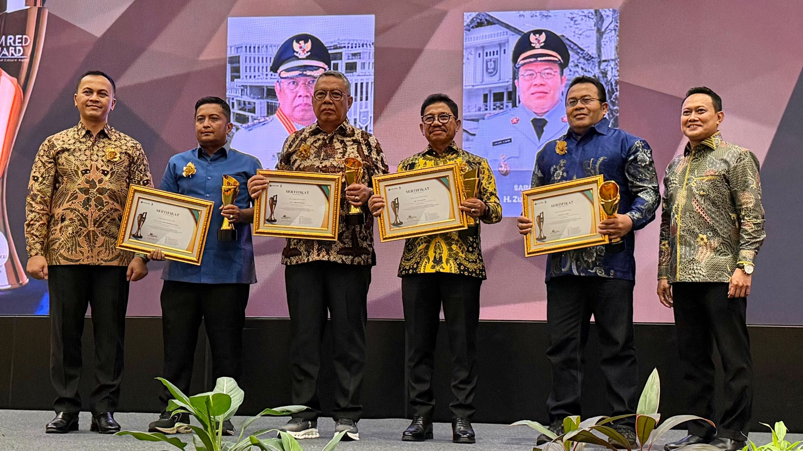Komitmen Bangun Komunikasi Publik, Wali Kota Sabang Raih Pemred Award 2026 | News Publik.perss Komitmen Bangun Komunikasi Publik, Wali Kota Sabang Raih Pemred Award 2026 | News Publik.perss