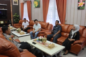 Penuh Keakraban, Kapolres Langkat Bersilaturahmi dengan Ketua DPRD