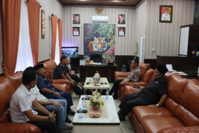 Penuh Keakraban, Kapolres Langkat Bersilaturahmi dengan Ketua DPRD Penuh Keakraban, Kapolres Langkat Bersilaturahmi dengan Ketua DPRD