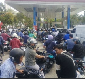 Gubernur Sumut Bobby Nasution: Antrean Panjang Bukan Akibat Stok Habis, Melainkan Kelangkaan Sopir Truk Tangki – Kondisi di Langkat Juga Terdampak