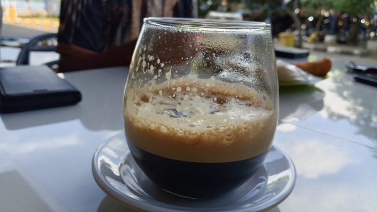 Nikmatnya Kopi Goyang : Sensasi Espresso, Gula Aren dan Es Di Balohan Sabang | News Publik.perss