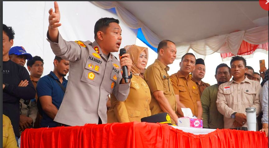73.321 Warga Langkat Masuk Daftar Penerima Bantuan Tahap II, Plt Bupati Tiorita: Saya Akan Kawal Sampai Cair 73.321 Warga Langkat Masuk Daftar Penerima Bantuan Tahap II, Plt Bupati Tiorita: Saya Akan Kawal Sampai Cair