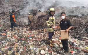Relawan TPA Jatiwaringin