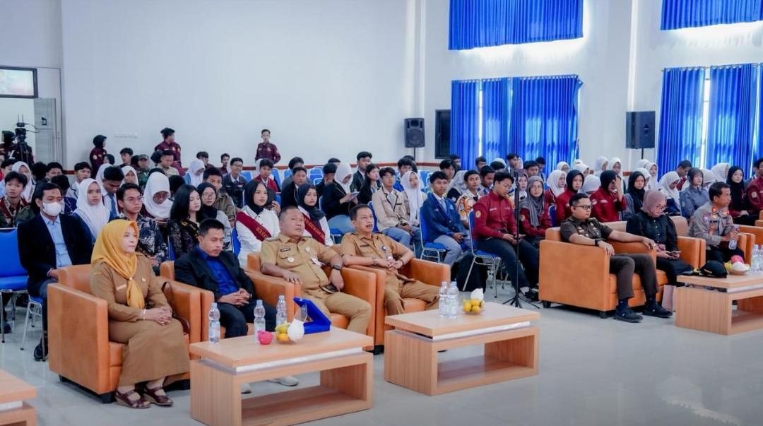 Forum OSIS MPK Karawang Gen 13 Dilantik, Wabup Tantang Kreativitas Forum OSIS MPK Karawang Gen 13