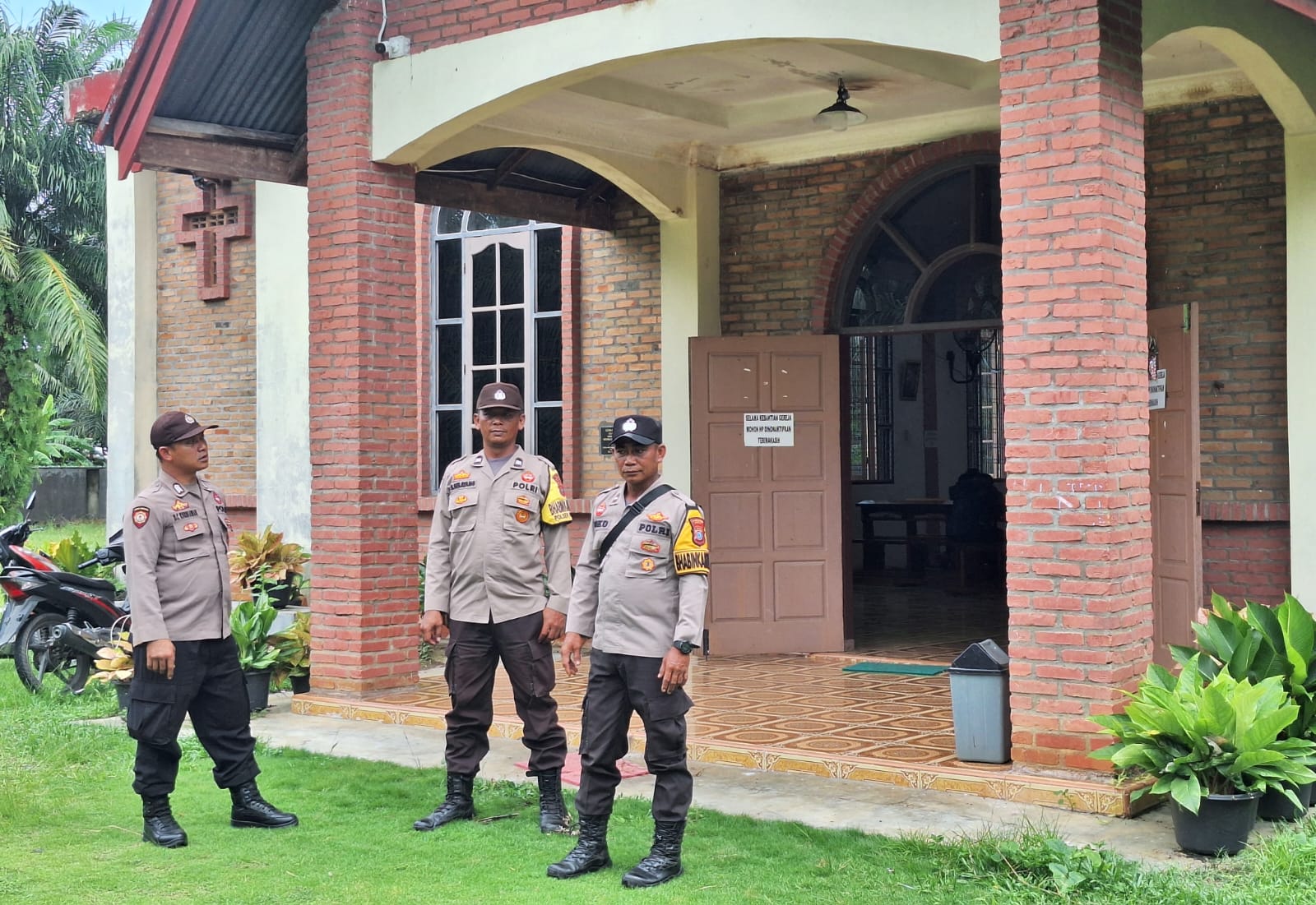 Program Minggu Kasih dan Amankan Ibadah Gereja, Polsek Pangkalan Susu Polres Langkat Beri Rasa Aman Program Minggu Kasih