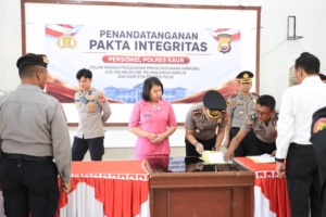 Pakta Integritas Polres Kaur