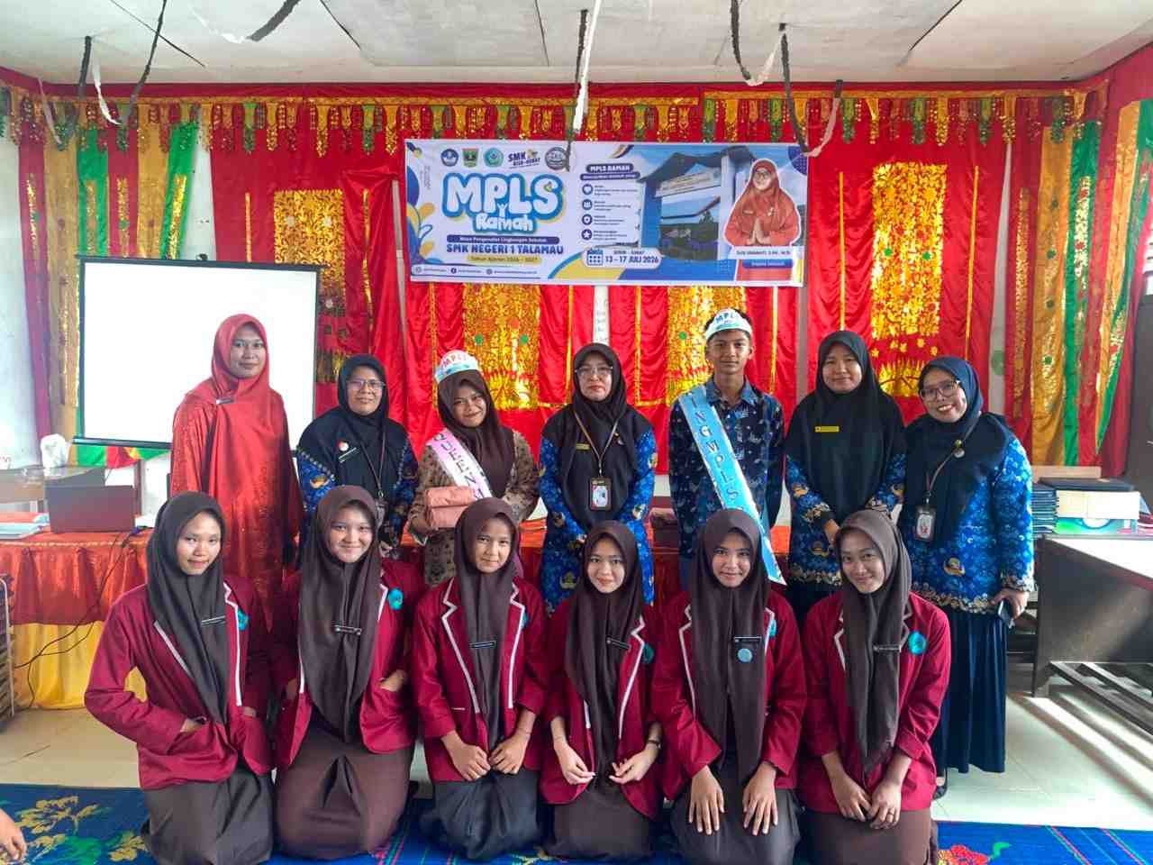 MPLS SMKN 1 Talamau Resmi Ditutup, 125 Siswa Baru Siap Menempuh Tahun Ajaran 2026/2027 MPLS SMKN 1 Talamau Resmi Ditutup, 125 Siswa Baru Siap Menempuh Tahun Ajaran 2026/2027