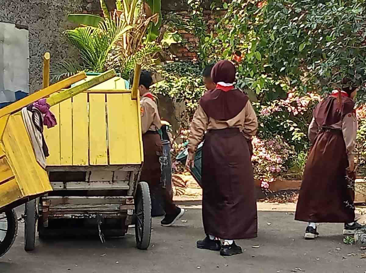 SMP Negeri 5 Karawang Barat Perkuat Karakter Siswa Lewat Program Lisa Libra TOWA SMP Negeri 5 Karawang Barat Perkuat Karakter Siswa Lewat Program Lisa Libra TOWA
