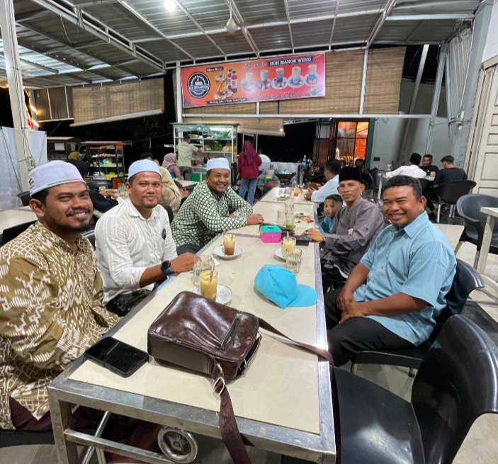 Ketua DPW Gelora Aceh Silaturahmi dengan Guru dan Pimpinan Dayah di Meureudu, Perkuat Komunikasi dan Kepedulian terhadap Pendidikan Aceh | News Publik.perss Ketua DPW Gelora Aceh Silaturahmi dengan Guru dan Pimpinan Dayah di Meureudu, Perkuat Komunikasi dan Kepedulian terhadap Pendidikan Aceh | News Publik.perss
