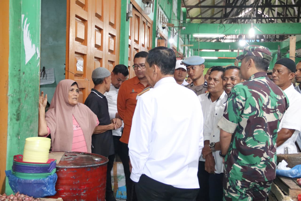 Sidak Pasar Induk, Suradji Junus Pastikan Harga Pangan Stabil | News Publik.perss