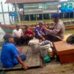 Patroli Sambang Nelayan, Satpolairud Polres Langkat Sampaikan Imbauan Waspada Cuaca Ekstrem