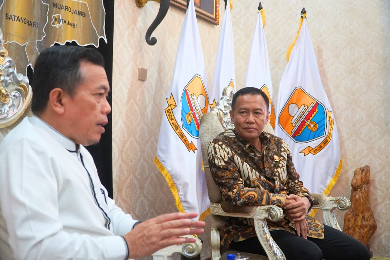 Audiensi Jasa Raharja Jambi, Gubenur Al Haris Bahas Pajak Kendaraan dan Infrastruktur Audiensi Jasa Raharja Jambi, Al Haris Bahas Pajak Kendaraan dan Infrastruktur