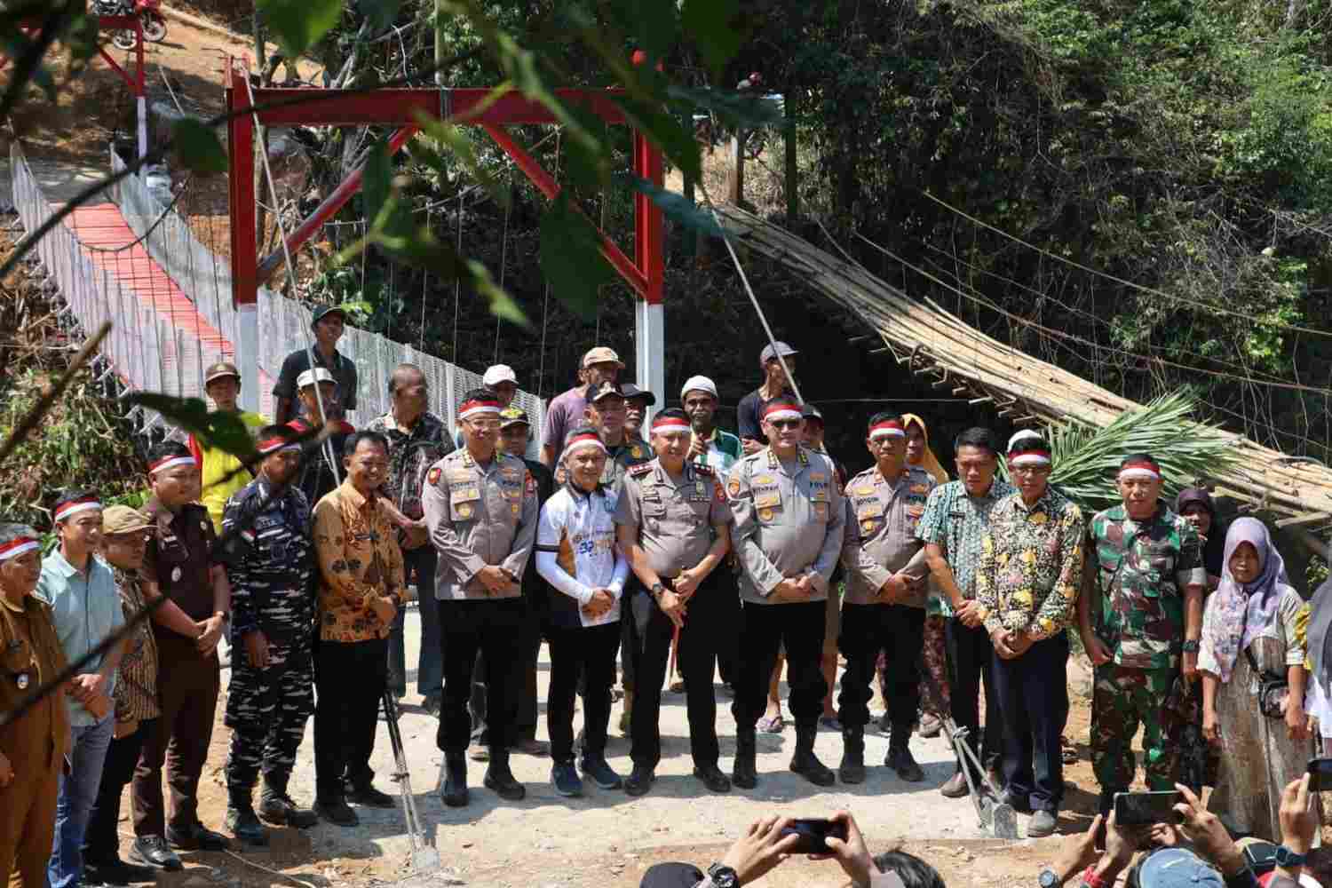 Jembatan Merah Putih di Kaur Rampung, Akses Hasil Kebun dan Sekolah Kini Lebih Aman