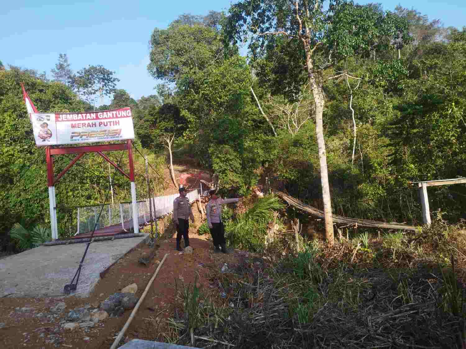 Jembatan Merah Putih di Kaur Rampung, Akses Hasil Kebun dan Sekolah Kini Lebih Aman Jembatan Merah Putih di Kaur Rampung, Akses Hasil Kebun dan Sekolah Kini Lebih Aman