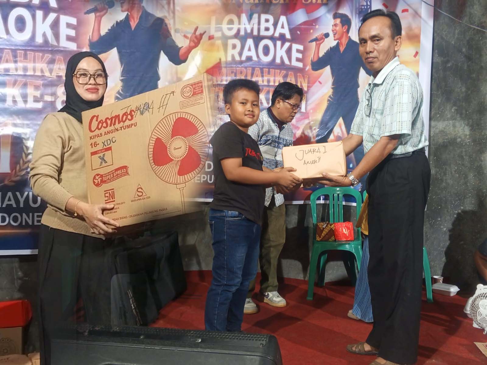 H. Numeiri, S.IP Serahkan Hadiah Turnamen Domino, Remi dan Karaoke, Ditutup Tari Rentak Kudo