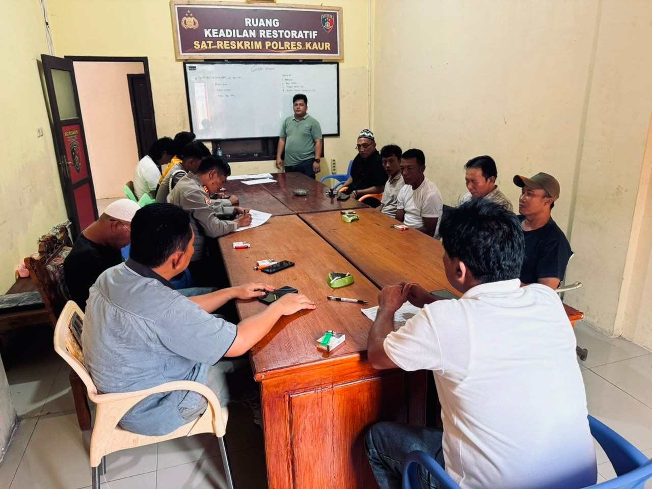 Polres Kaur Buka Jalan Damai, Perkara Penganiayaan Diselesaikan Secara Restoratif Polres Kaur Buka Jalan Damai, Perkara Penganiayaan Diselesaikan Secara Restoratif
