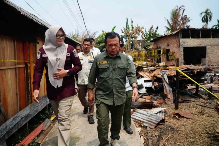 Rumah Warga Ludes Terbakar, Gubernur Al Haris Instruksikan Bantuan Bangun Rumah