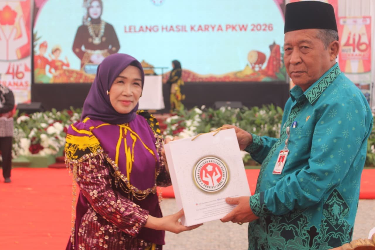Batik Jambi Diminta Naik Kelas, Hesti Haris Tekankan Inovasi Batik Jambi Diminta Naik Kelas, Hesti Haris Tekankan Inovasi