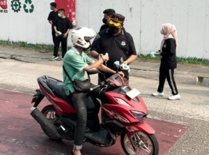 Jelang Hari Lahir Kejaksaan ke-81, Kejati Jambi Serbu 5 Titik Bagikan 4.000 Masker
