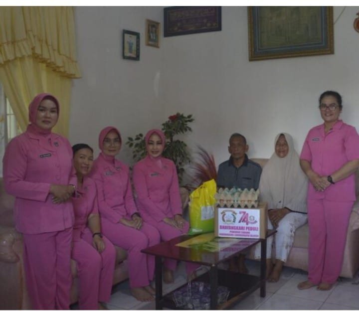 HUT Polwan ke-78, Polres Labusel Bawa Bantuan serta Pesan Kekeluargaan ke Warakawuri dan Purnawirawan