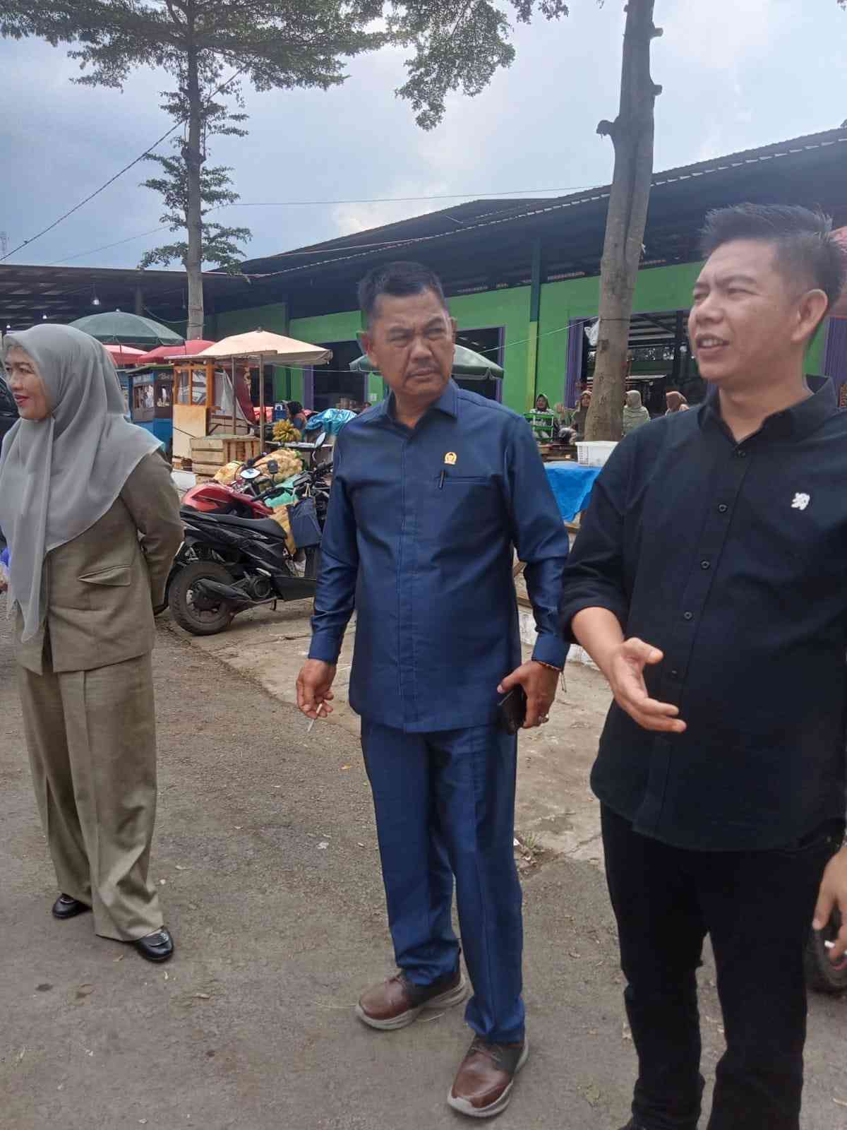 PKL Pagaralam Resah, Pembagian Lapak Pasar Usai Renovasi Rp7 Miliar Dinilai Tidak Jelas PKL Pagaralam Resah, Pembagian Lapak Pasar Usai Renovasi Rp7 Miliar Dinilai Tidak Jelas