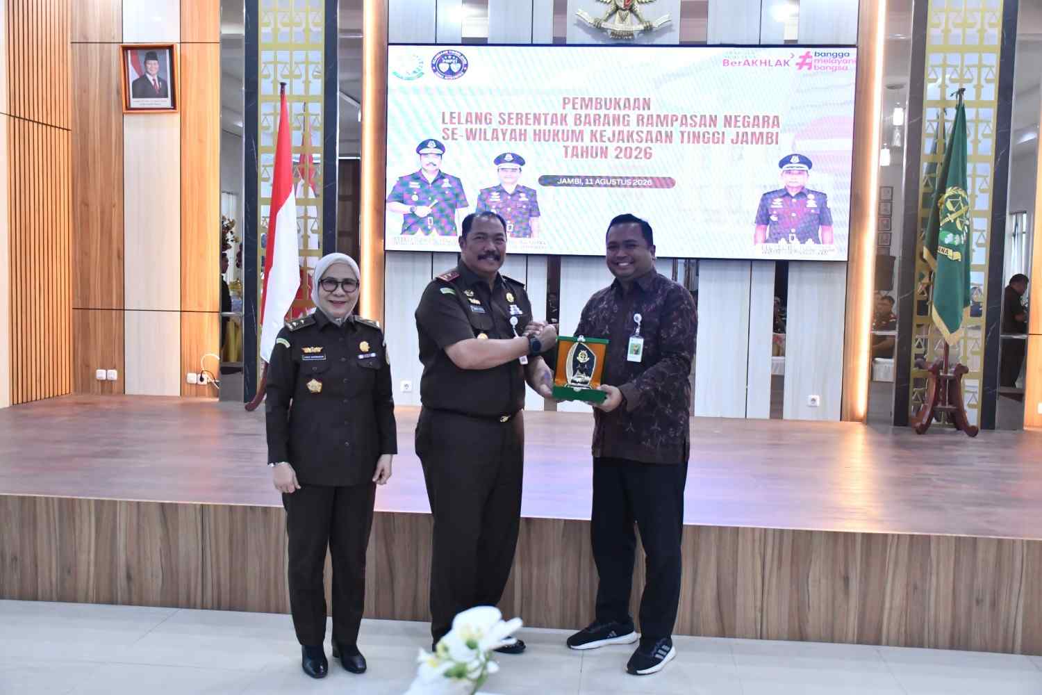 Lelang Kejaksaan Jambi Laris Manis, 8 Barang Kejari Jambi Ludes Terjual Lelang Kejaksaan Jambi Laris Manis, 8 Barang Kejari Jambi Ludes Terjual