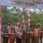 Kapolres Kaur Resmikan Jembatan Merah Putih Presisi di Desa Gunung Kaya, Aktivitas Ekonomi Warga Dipacu