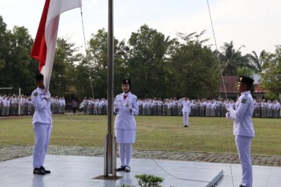 Kapolres Langkat Jadi Pembina Upacara di SMA N 1 Stabat, Berikan Motivasi dan Edukasi Kamtibmas kepada Pelajar